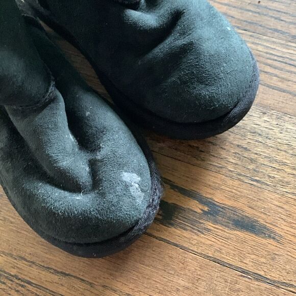 UGG Bailey bow little girls size 1 black suede wool lined boots - Picture 3 of 8